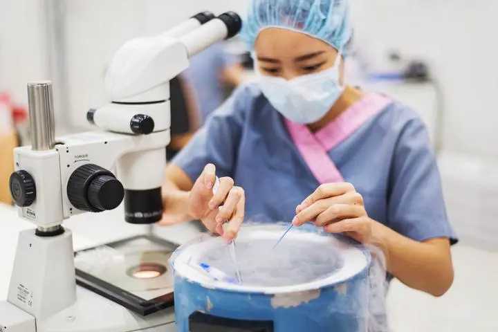 
              输卵管堵塞的等级中完全不通损伤严重属于几级？
            